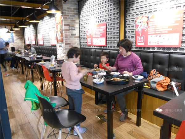  客瑞吉芝士排骨 李村萬(wàn)達(dá)店火燒石餐桌